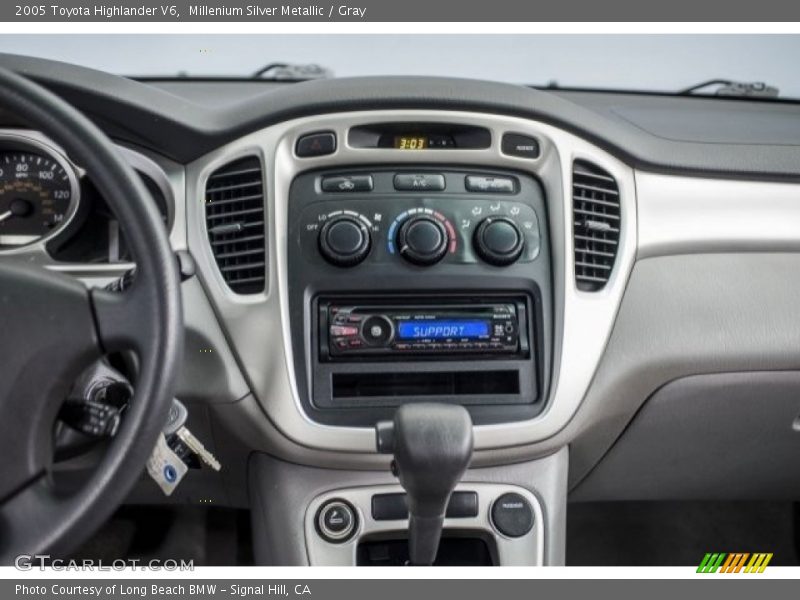 Millenium Silver Metallic / Gray 2005 Toyota Highlander V6