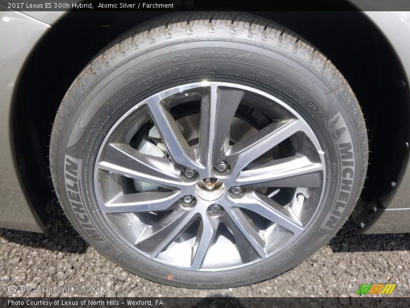 Atomic Silver / Parchment 2017 Lexus ES 300h Hybrid