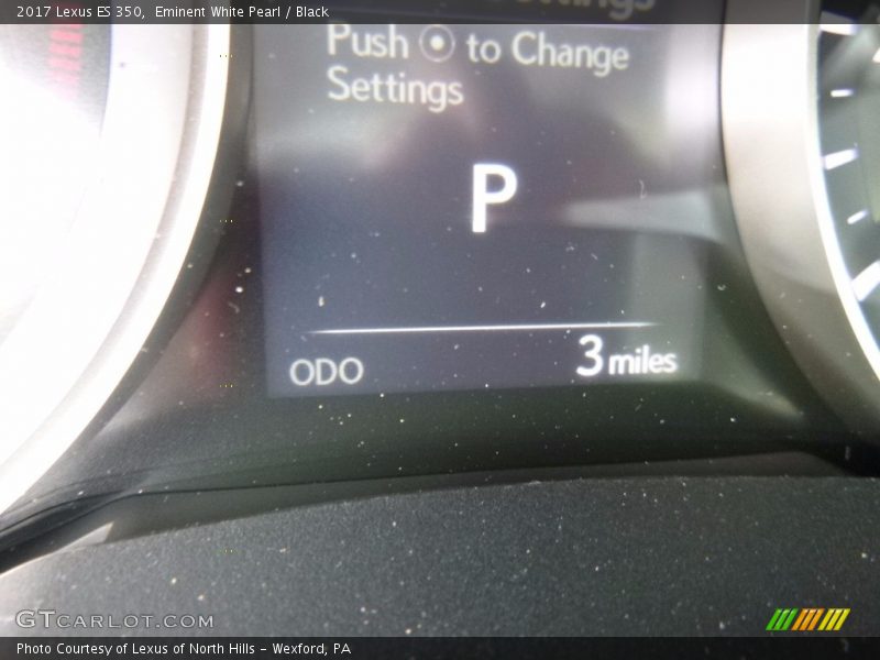 Eminent White Pearl / Black 2017 Lexus ES 350
