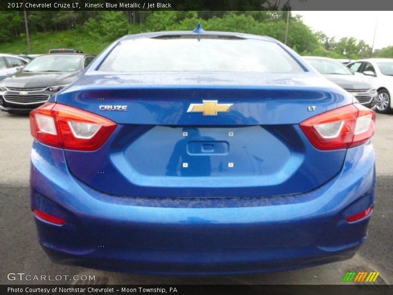Kinetic Blue Metallic / Jet Black 2017 Chevrolet Cruze LT