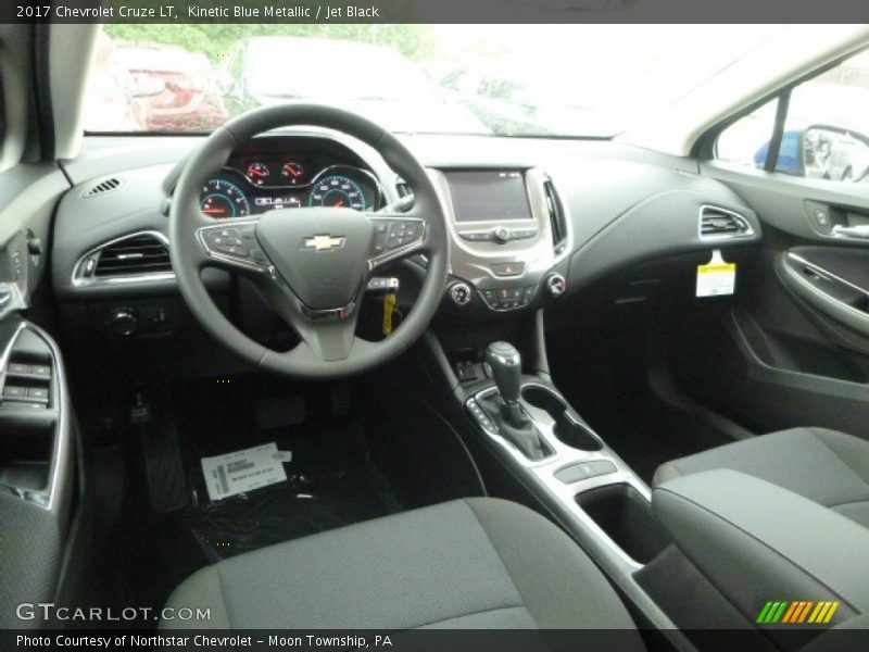 Kinetic Blue Metallic / Jet Black 2017 Chevrolet Cruze LT