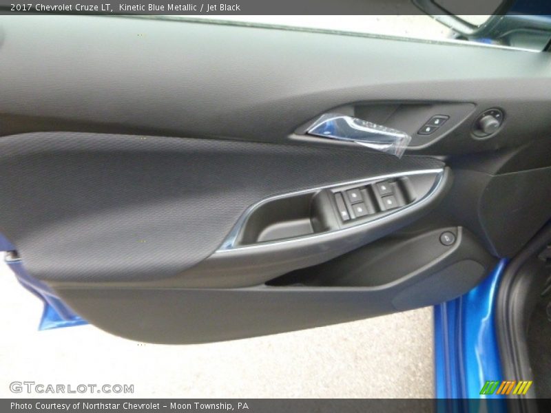 Kinetic Blue Metallic / Jet Black 2017 Chevrolet Cruze LT