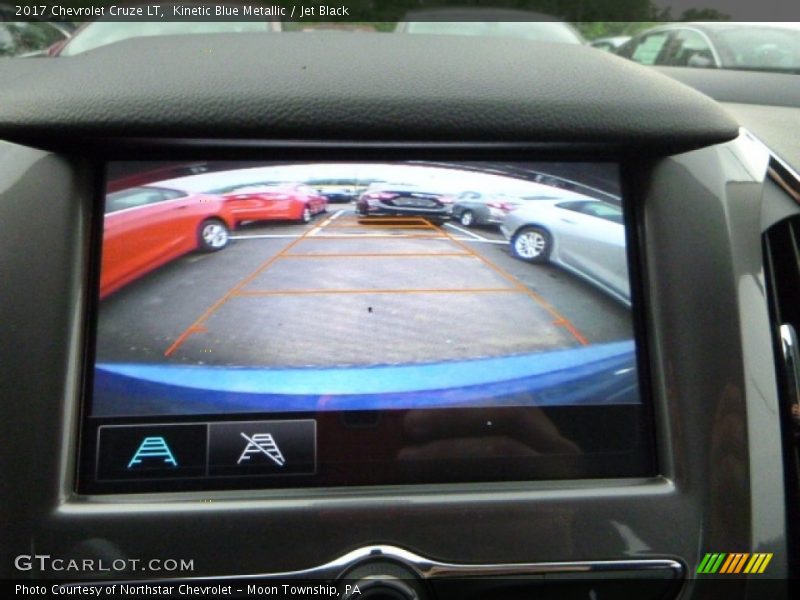 Kinetic Blue Metallic / Jet Black 2017 Chevrolet Cruze LT