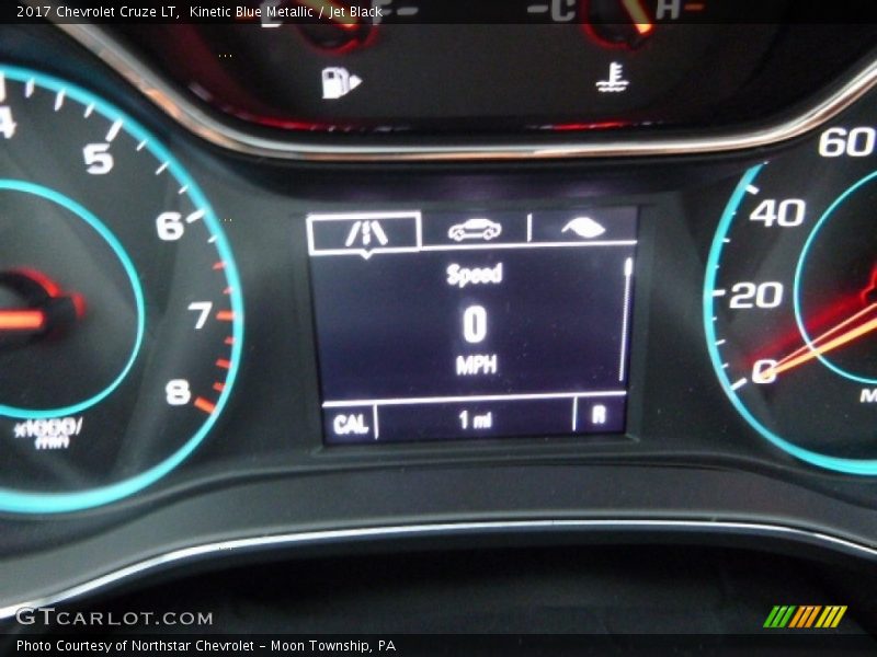 Kinetic Blue Metallic / Jet Black 2017 Chevrolet Cruze LT