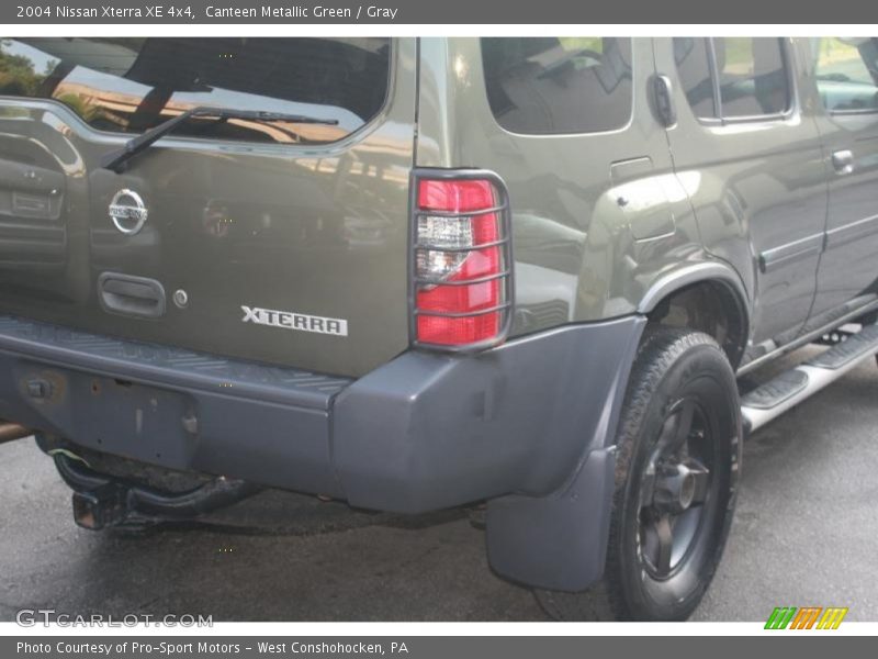Canteen Metallic Green / Gray 2004 Nissan Xterra XE 4x4