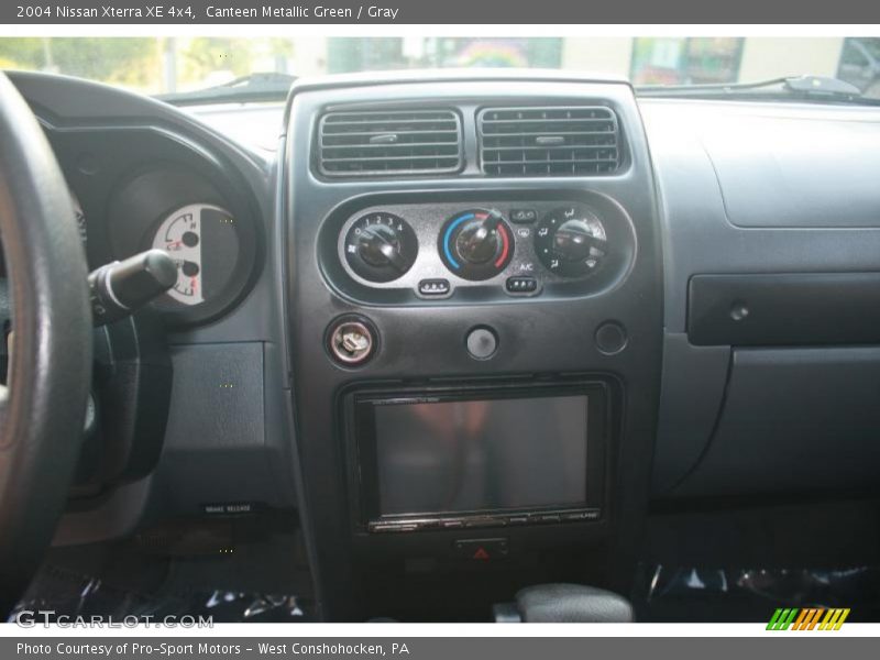 Canteen Metallic Green / Gray 2004 Nissan Xterra XE 4x4
