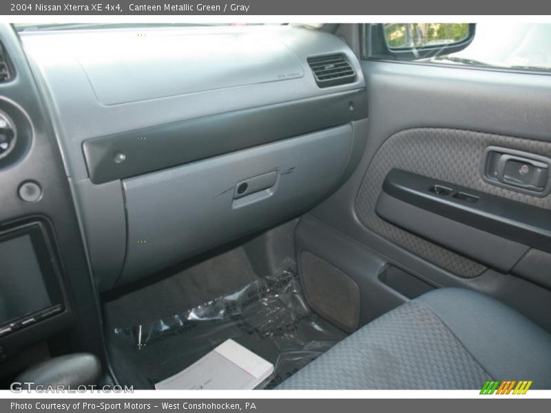Canteen Metallic Green / Gray 2004 Nissan Xterra XE 4x4