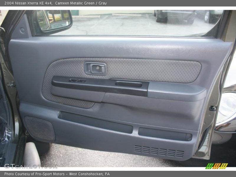 Canteen Metallic Green / Gray 2004 Nissan Xterra XE 4x4