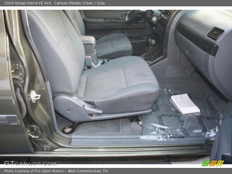 Canteen Metallic Green / Gray 2004 Nissan Xterra XE 4x4