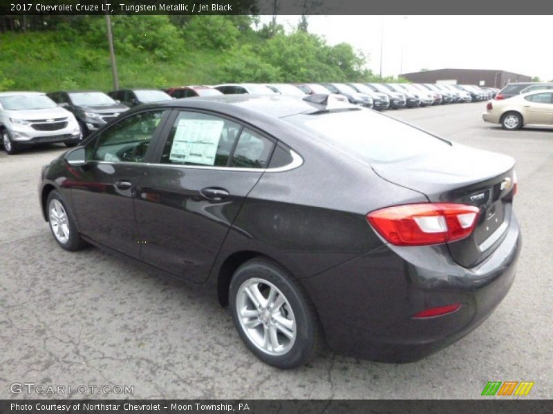 Tungsten Metallic / Jet Black 2017 Chevrolet Cruze LT