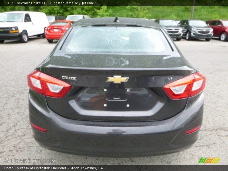 Tungsten Metallic / Jet Black 2017 Chevrolet Cruze LT
