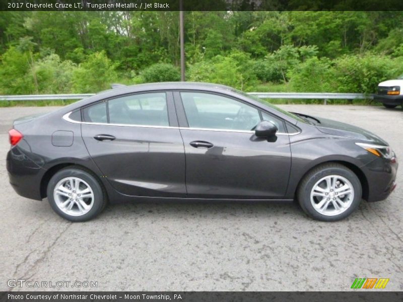 Tungsten Metallic / Jet Black 2017 Chevrolet Cruze LT