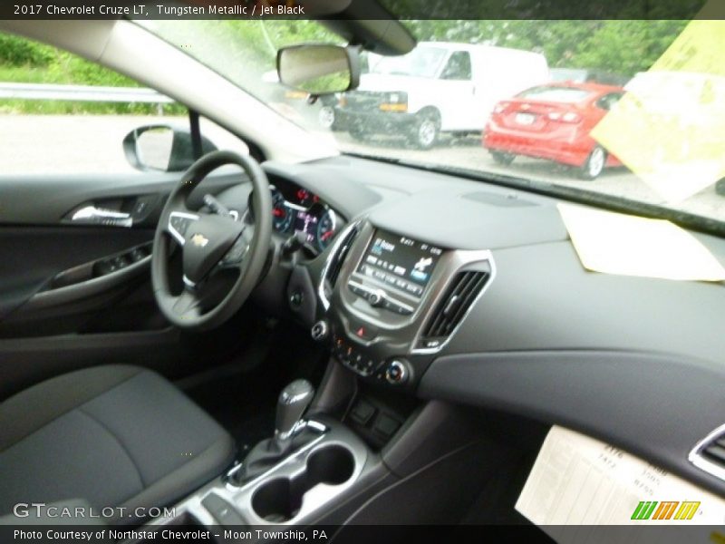 Tungsten Metallic / Jet Black 2017 Chevrolet Cruze LT