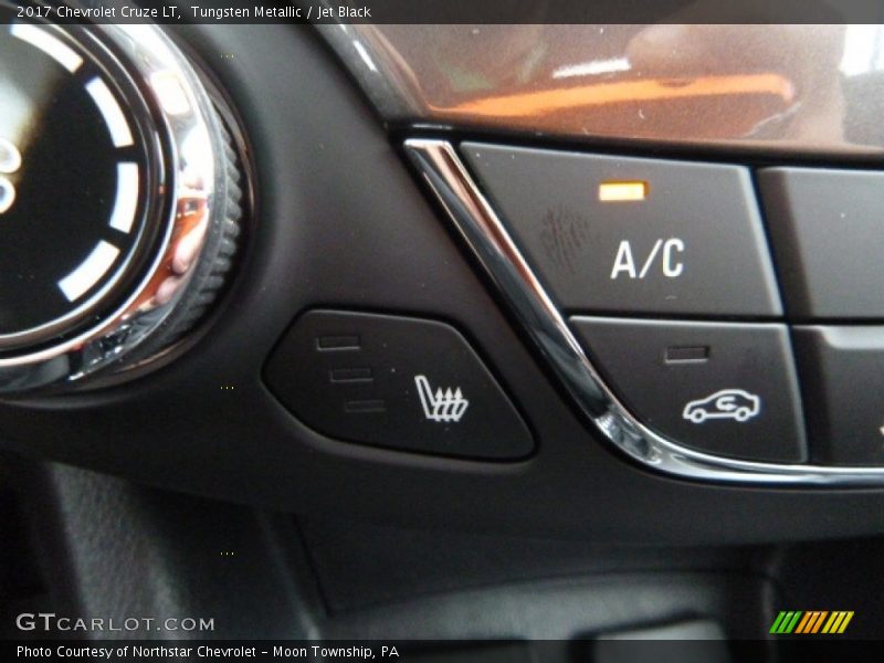 Tungsten Metallic / Jet Black 2017 Chevrolet Cruze LT