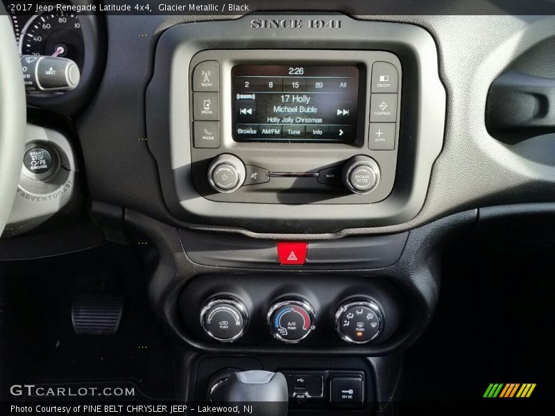 Glacier Metallic / Black 2017 Jeep Renegade Latitude 4x4