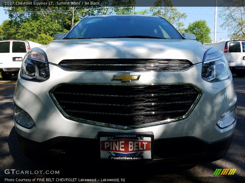 Summit White / Jet Black 2017 Chevrolet Equinox LT