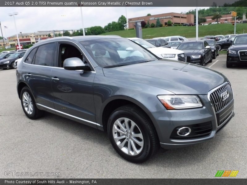 Front 3/4 View of 2017 Q5 2.0 TFSI Premium quattro