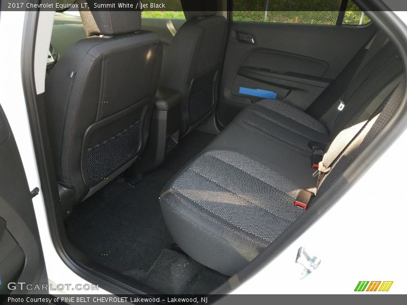 Summit White / Jet Black 2017 Chevrolet Equinox LT