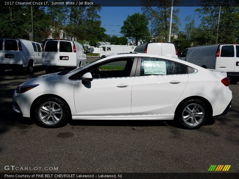 Summit White / Jet Black 2017 Chevrolet Cruze LT