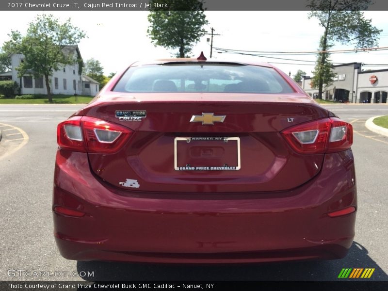 Cajun Red Tintcoat / Jet Black 2017 Chevrolet Cruze LT