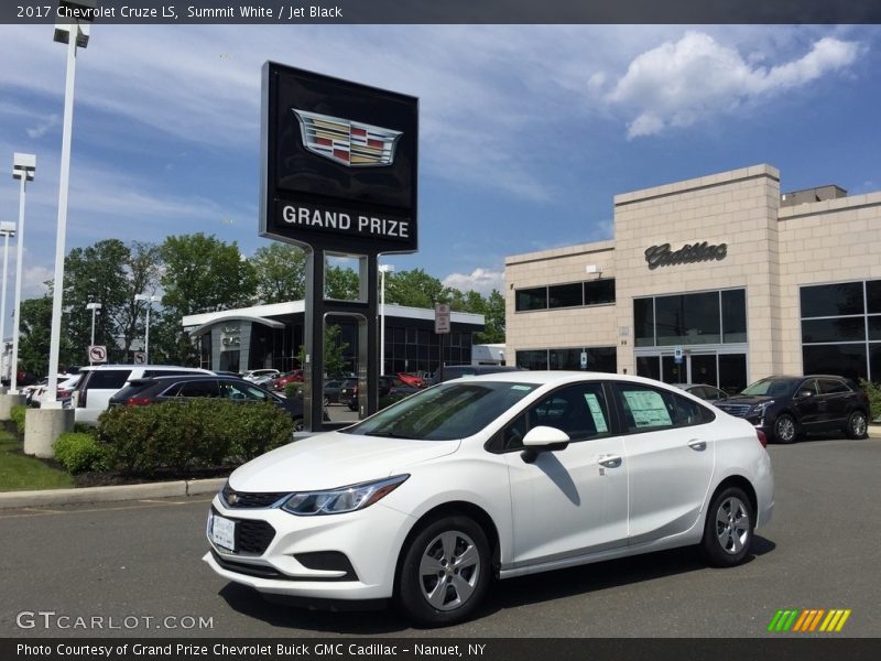 Summit White / Jet Black 2017 Chevrolet Cruze LS