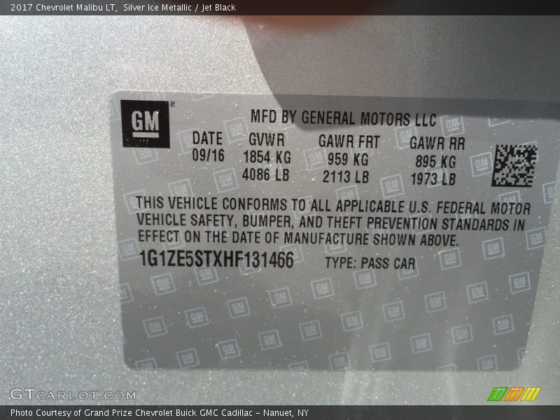 Silver Ice Metallic / Jet Black 2017 Chevrolet Malibu LT