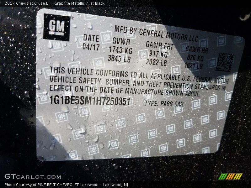 Graphite Metallic / Jet Black 2017 Chevrolet Cruze LT