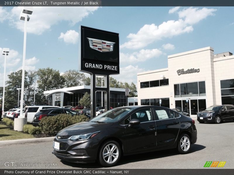 Tungsten Metallic / Jet Black 2017 Chevrolet Cruze LT