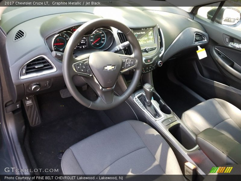 Graphite Metallic / Jet Black 2017 Chevrolet Cruze LT