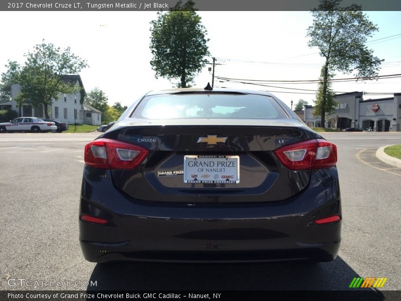 Tungsten Metallic / Jet Black 2017 Chevrolet Cruze LT