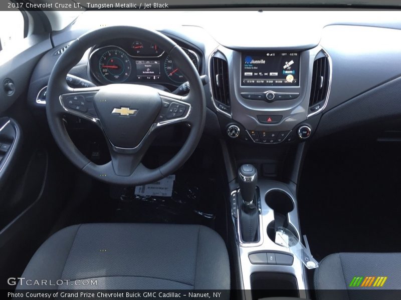 Tungsten Metallic / Jet Black 2017 Chevrolet Cruze LT