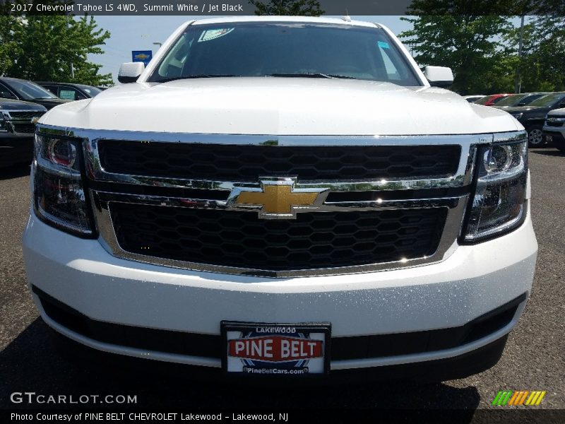 Summit White / Jet Black 2017 Chevrolet Tahoe LS 4WD