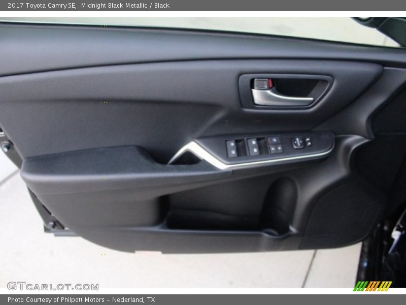 Midnight Black Metallic / Black 2017 Toyota Camry SE