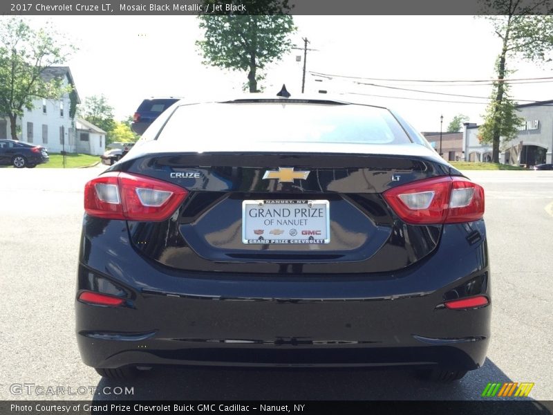Mosaic Black Metallic / Jet Black 2017 Chevrolet Cruze LT