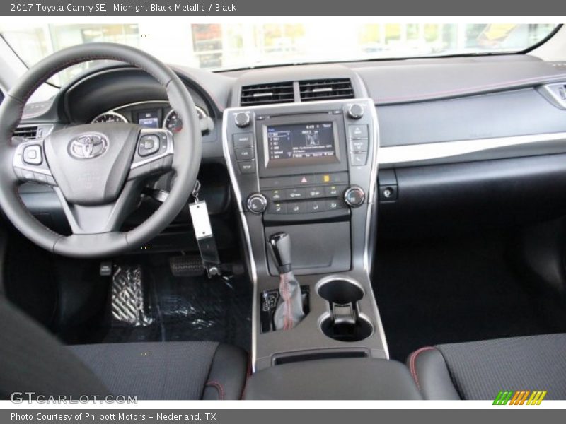 Midnight Black Metallic / Black 2017 Toyota Camry SE