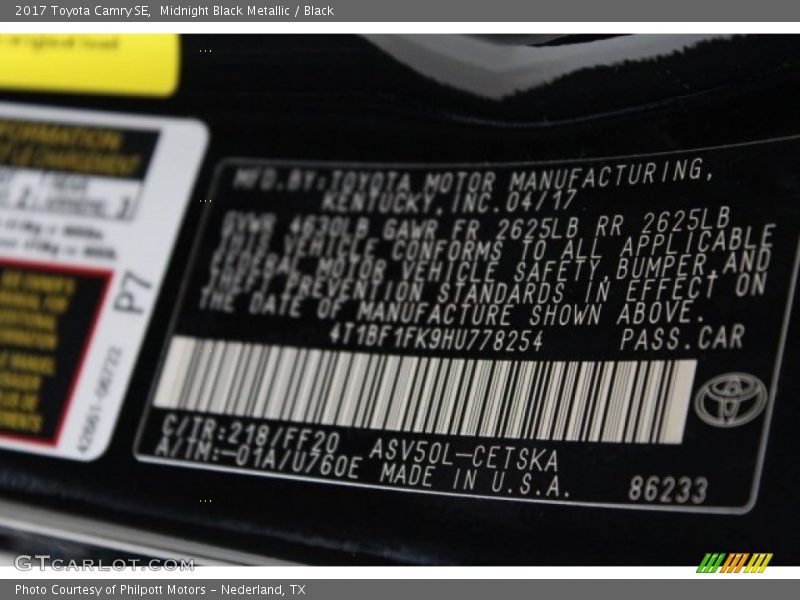Midnight Black Metallic / Black 2017 Toyota Camry SE