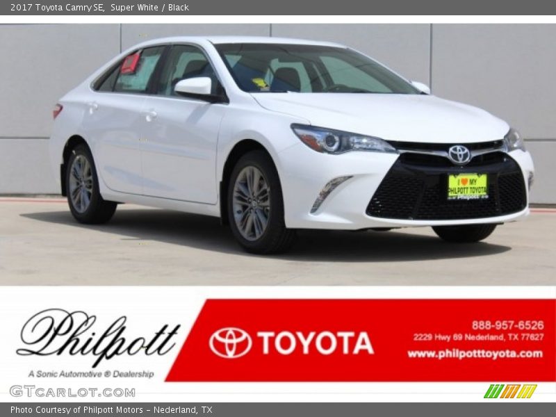 Super White / Black 2017 Toyota Camry SE