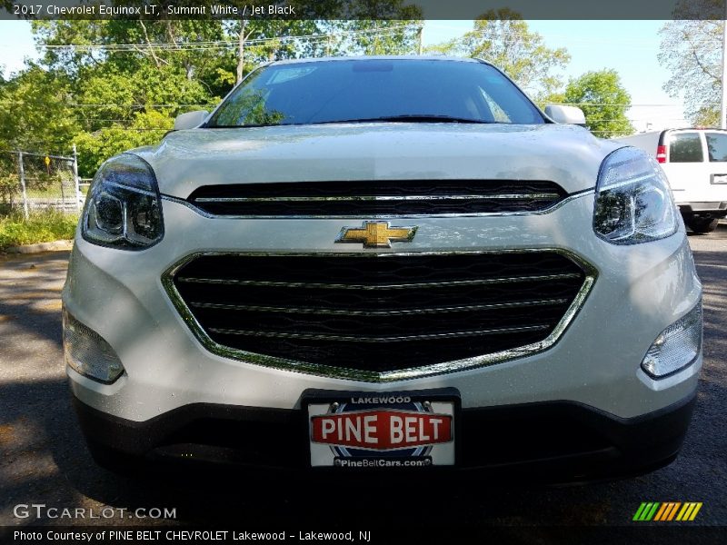 Summit White / Jet Black 2017 Chevrolet Equinox LT