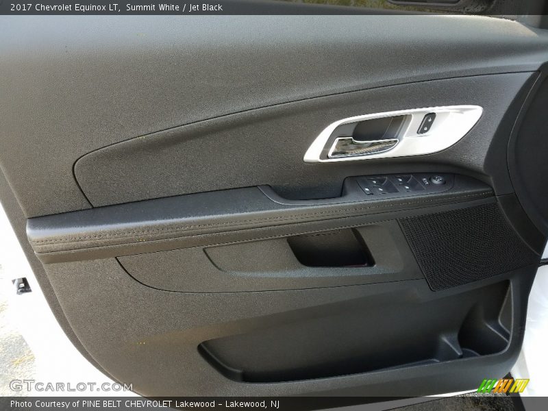 Summit White / Jet Black 2017 Chevrolet Equinox LT