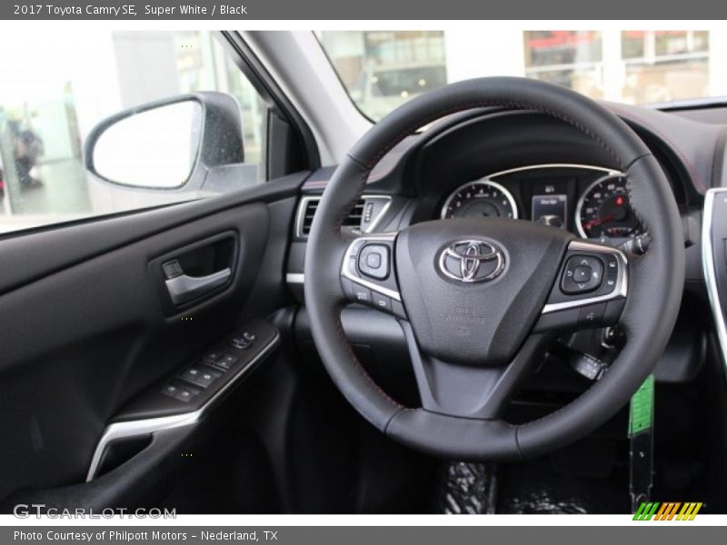 Super White / Black 2017 Toyota Camry SE