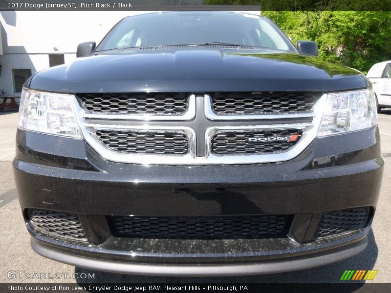Pitch Black / Black 2017 Dodge Journey SE