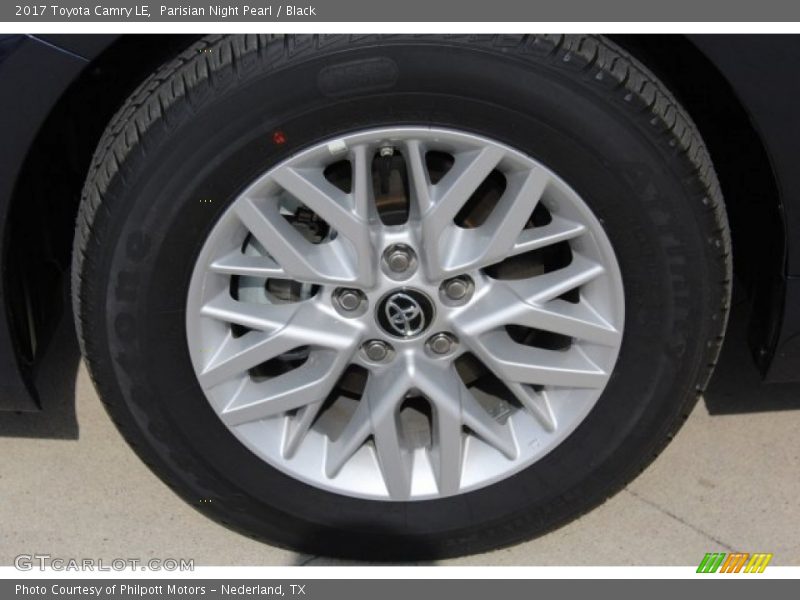 Parisian Night Pearl / Black 2017 Toyota Camry LE