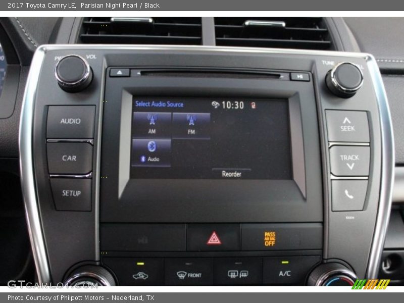Parisian Night Pearl / Black 2017 Toyota Camry LE