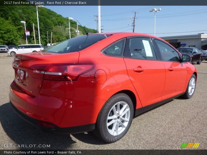 Race Red / Charcoal Black 2017 Ford Focus SE Sedan