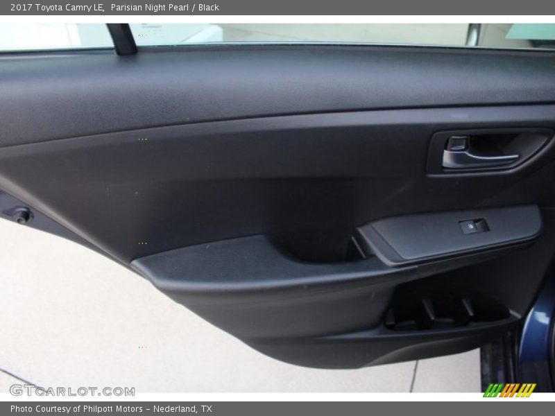 Parisian Night Pearl / Black 2017 Toyota Camry LE