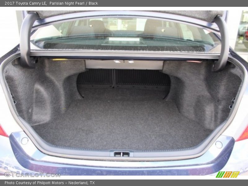 Parisian Night Pearl / Black 2017 Toyota Camry LE