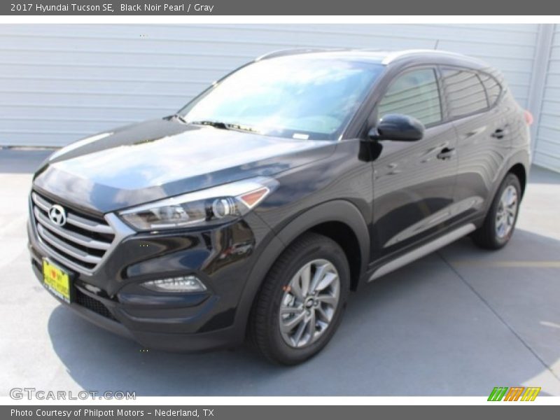 Black Noir Pearl / Gray 2017 Hyundai Tucson SE