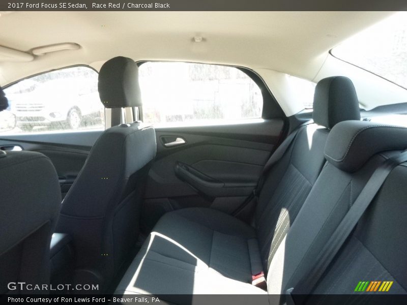 Race Red / Charcoal Black 2017 Ford Focus SE Sedan
