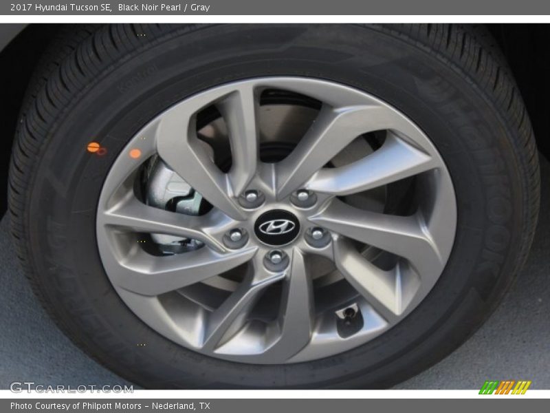 Black Noir Pearl / Gray 2017 Hyundai Tucson SE