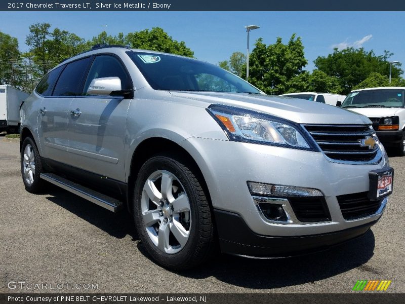 Silver Ice Metallic / Ebony 2017 Chevrolet Traverse LT